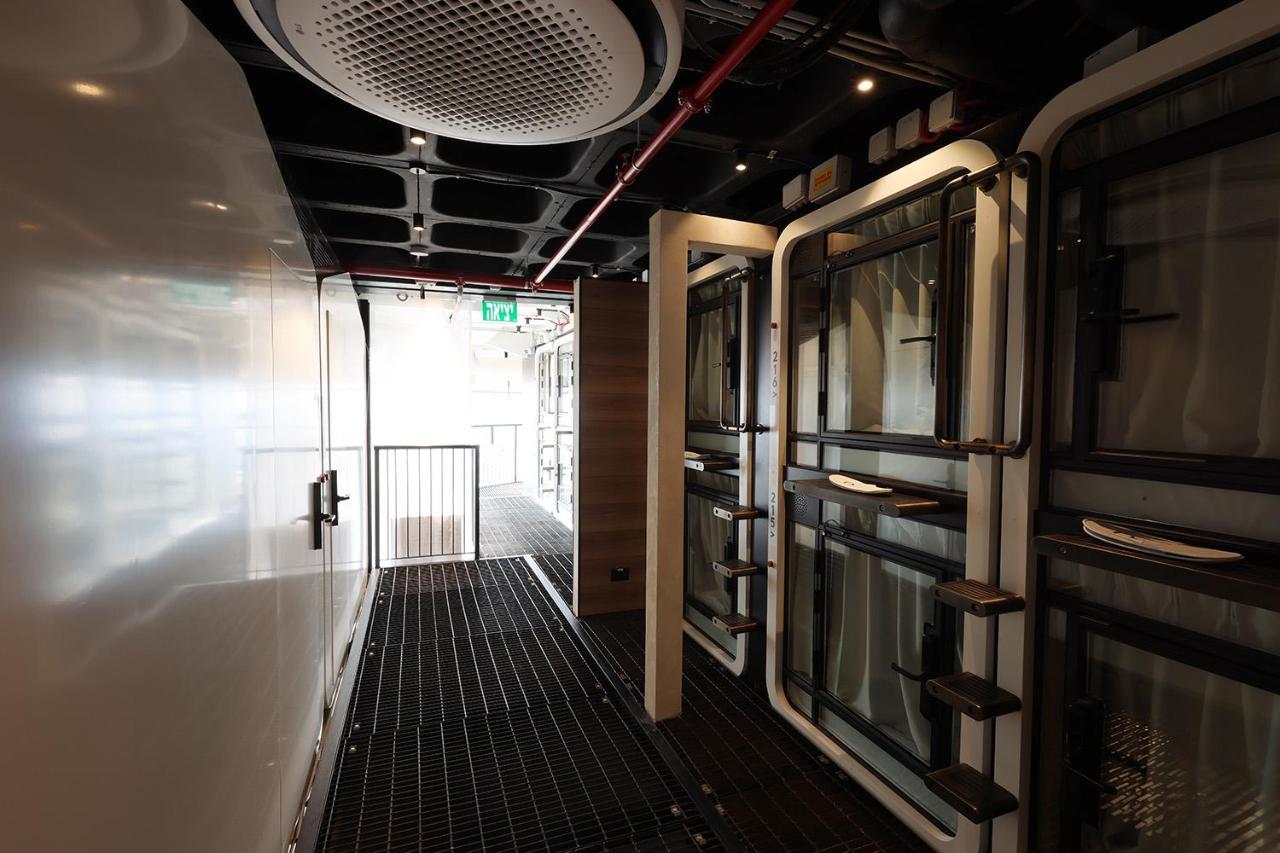 The O Pod Capsule Hotel Tel Aviv Exterior photo